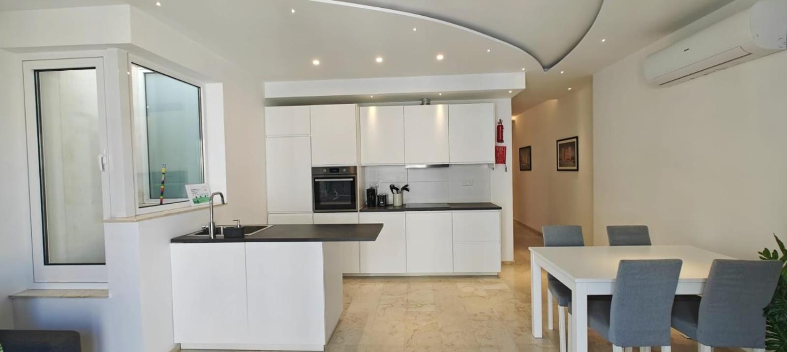 Luxury Garden View At Spinola Bay St Julians Apartamento St. Julian's Exterior foto