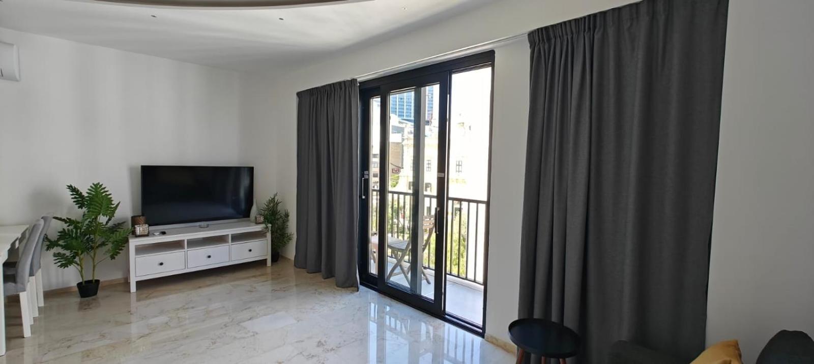 Luxury Garden View At Spinola Bay St Julians Apartamento St. Julian's Exterior foto